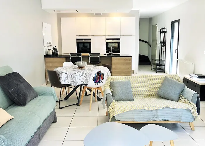 7 Maison Mitoyenne Moderne Quartier Aiguillon *