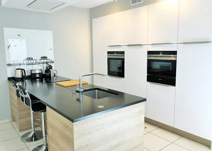 7 Maison Mitoyenne Moderne Quartier Aiguillon